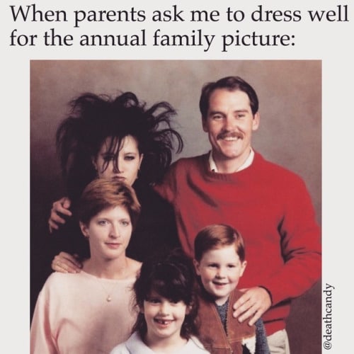 Dress well Annual Family Picture Funny Meme